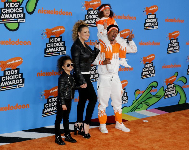Mariah Carey, Nick Cannon, Moroccan Cannon and Monroe Cannon at the 2018 Children's Choice Awards