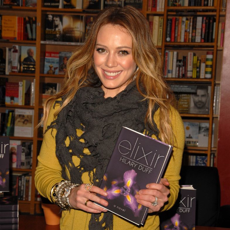 Hilary Duff at a signing for her novel Elixir, Borders Books, Glendale