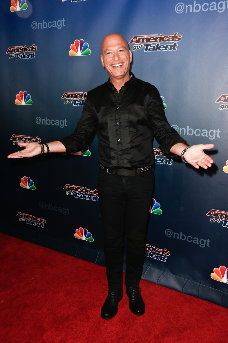 NEW YORK AUGUST 20: Comedian Howie Mandel takes on the red carpet of the backstage mail show