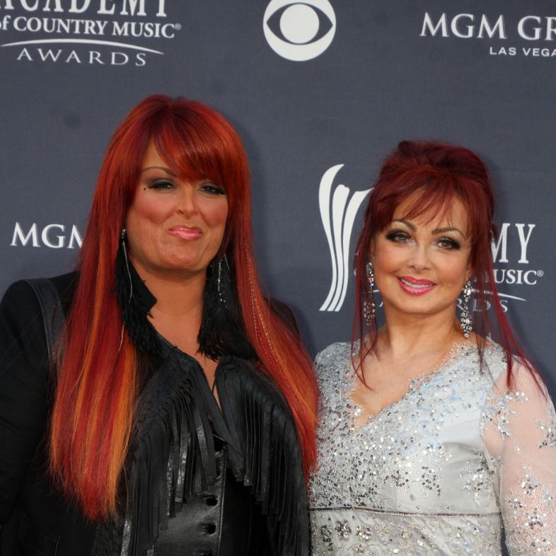 LAS VEGAS - APR 3: Wynonna Judd, Naomi Judd arriving at the Academy of Country Music Awards 2011 at MGM Grand Garden Arena