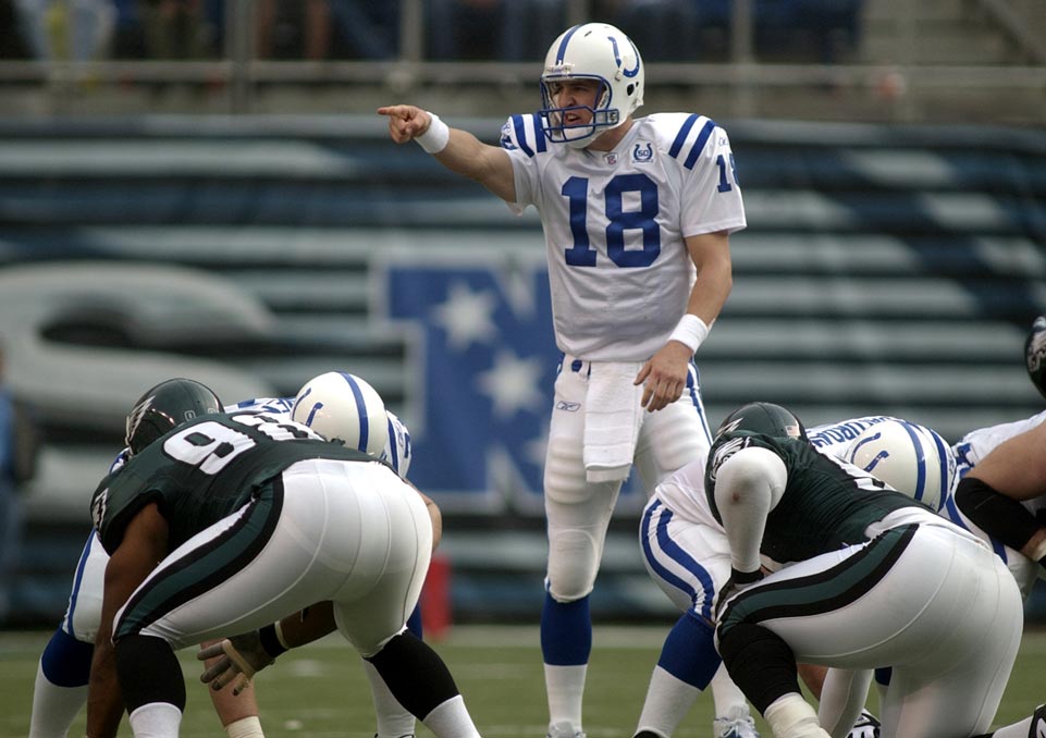 11/10/2002: Philadelphia Pa.--- Indianapolis Colts quarterback Peyton Manning shouts instructions during game against the Philadelphia Eagles. - Photo 22818889 © Scott Anderson | Dreamstime.com
