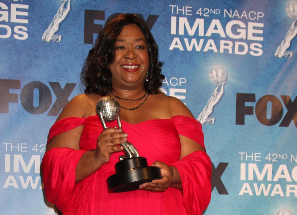 LOS ANGELES - 4: Shonda Rhimes in the Press Room of the 42nd NAACP Image Awards at Shrine Auditorium on March 4, 2011 in Los Angeles, CA - Photo 36722865 © Carrienelson1 | Dreamstime.com 