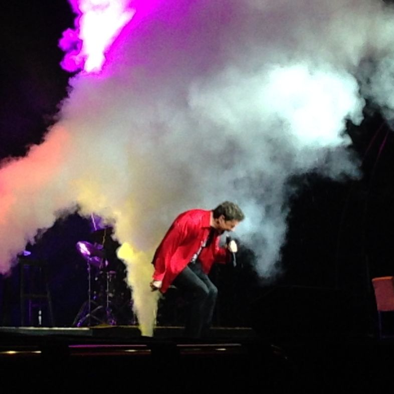 DONNY OSMOND CONCERT, WORCESTER MA AT HANOVER THEATER, END OF SHOW, COMING THROUGH SMOKE, PRETTY AMAZING, SPAGTACULAR SHOW, PUPPY LOVE, SOLDIER OF LOVE